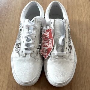 NWT Vans old school platform sneakers with chains